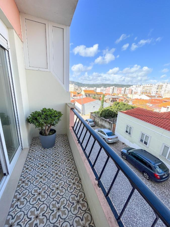 Appartement Gertrudes-Central-Estacionamento E Wifi Gratuito à Setúbal Extérieur photo